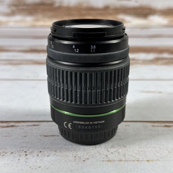 SMC PENTAX-DA 50-200mm F/4-5.6 ED Zoom Lens - Picture 4 of 5